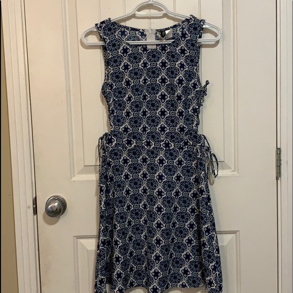 Dress - Picture 1 of 1